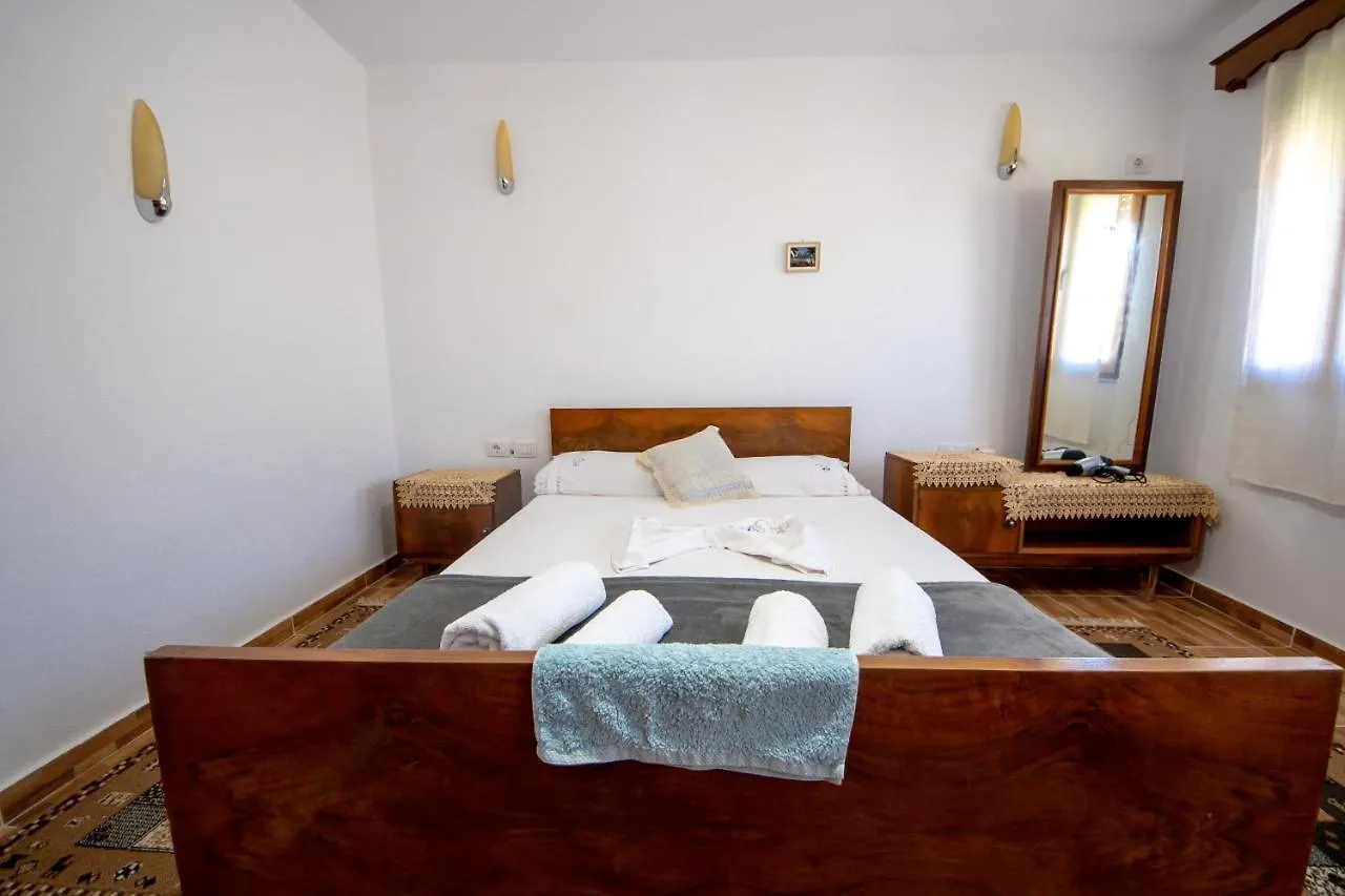 Villa Yellow Stone Guest House Gjirokastër
