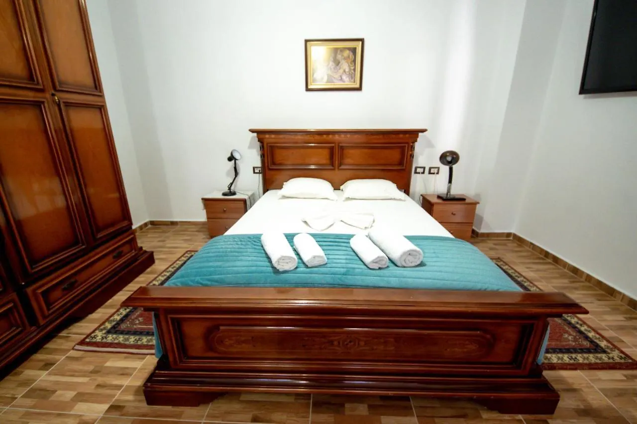 Yellow Stone Guest House Gjirokastër 0*,  Albanien