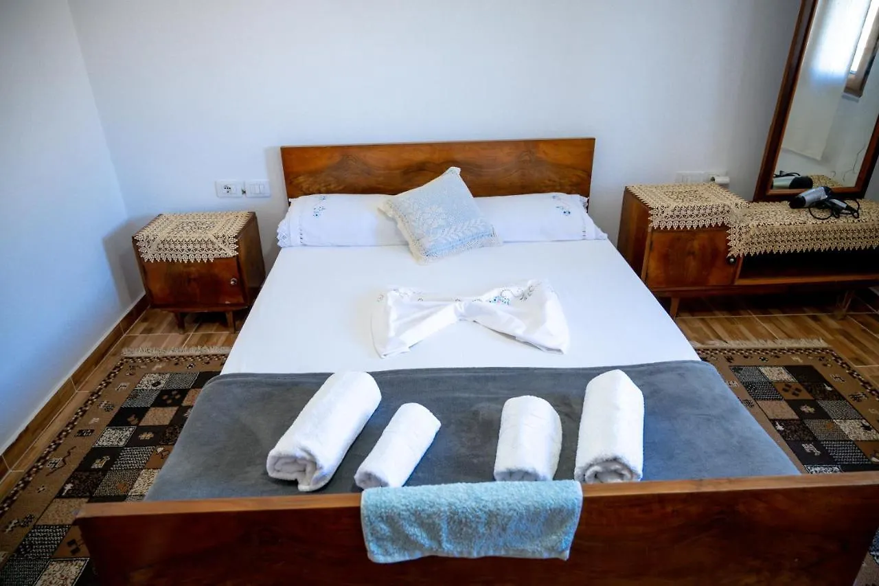 Yellow Stone Guest House Gjirokastër Villa