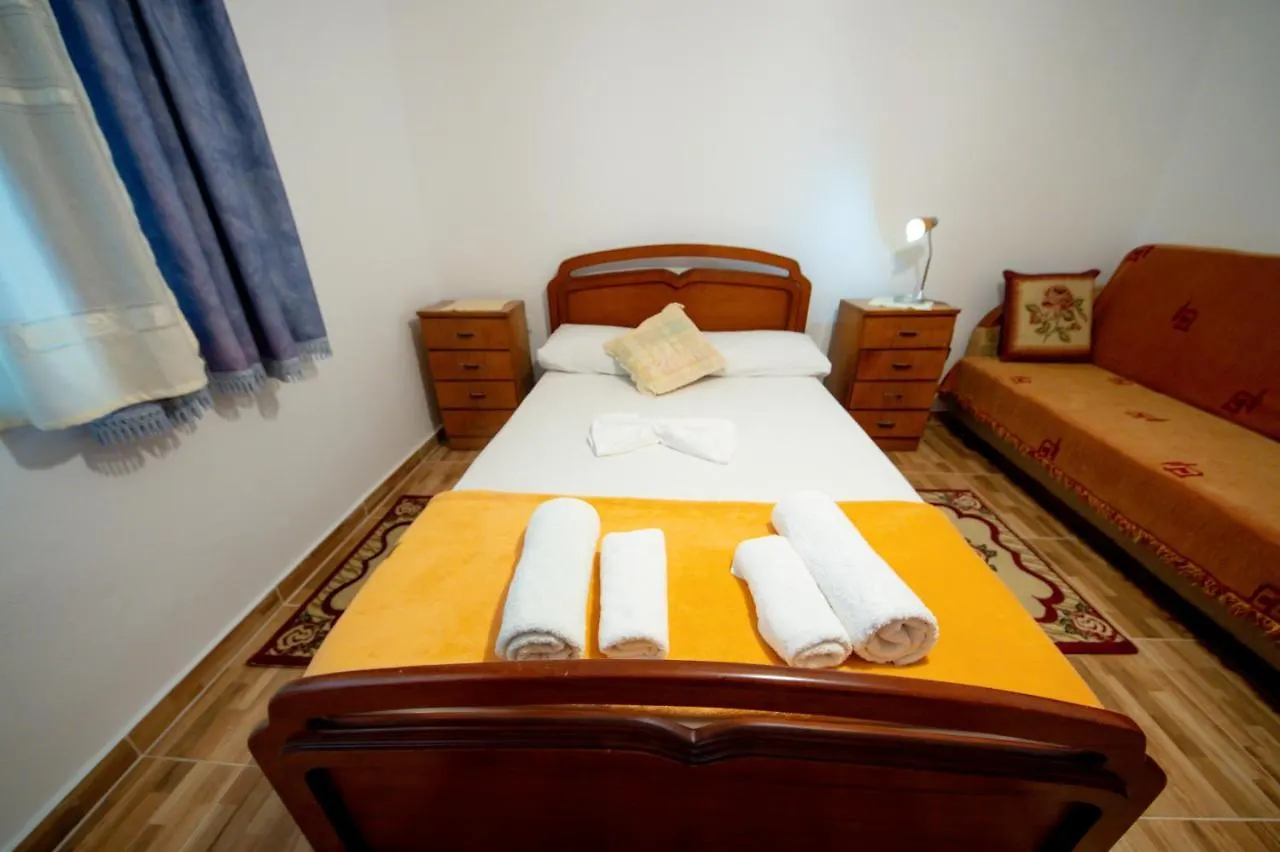 Villa Yellow Stone Guest House Gjirokastër
