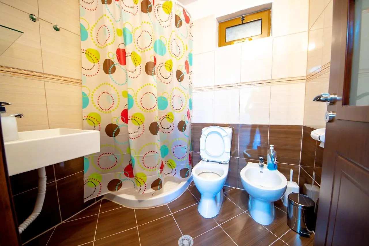 Yellow Stone Guest House Gjirokastër