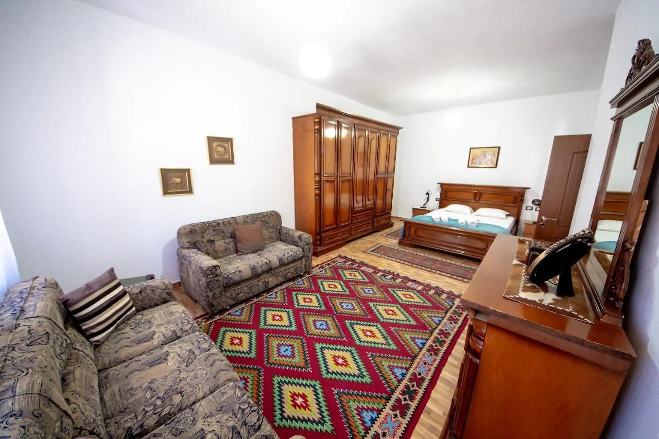 Villa Yellow Stone Guest House Gjirokastër