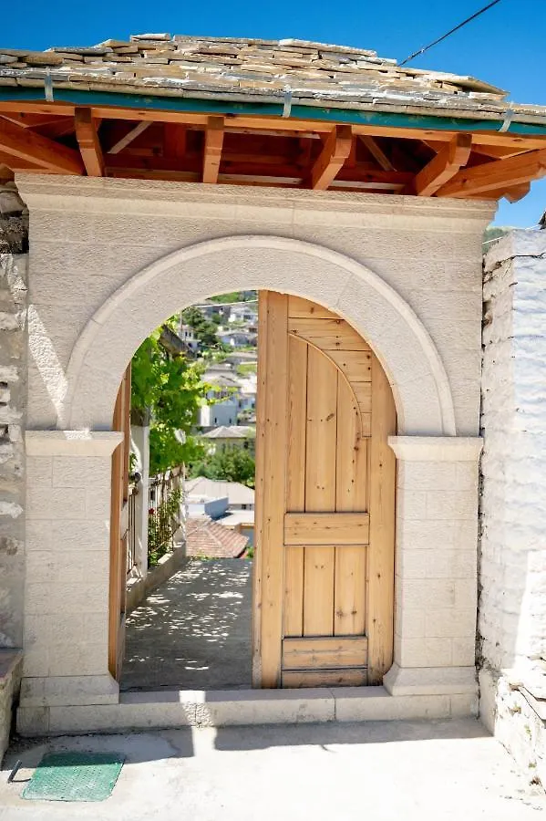 Yellow Stone Guest House Gjirokastër
