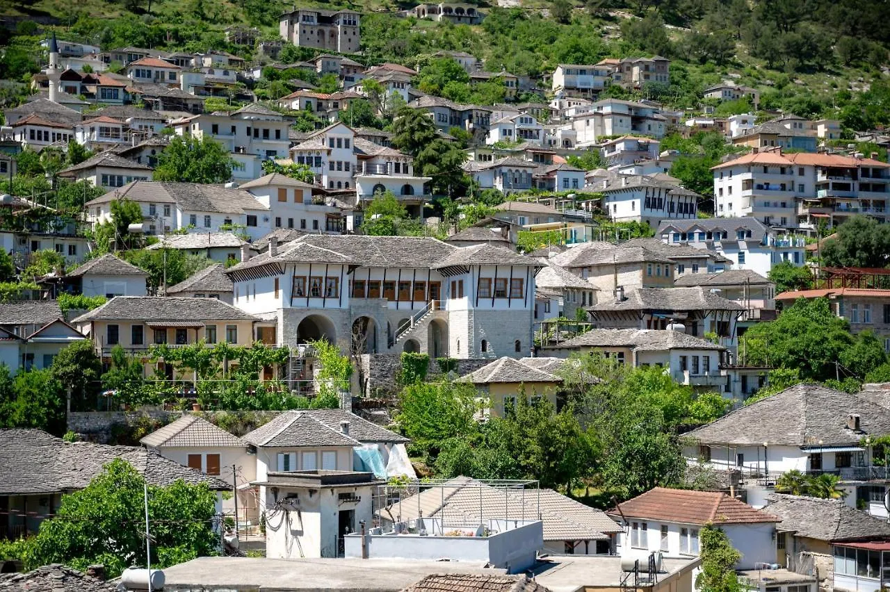 Yellow Stone Guest House Gjirokastër