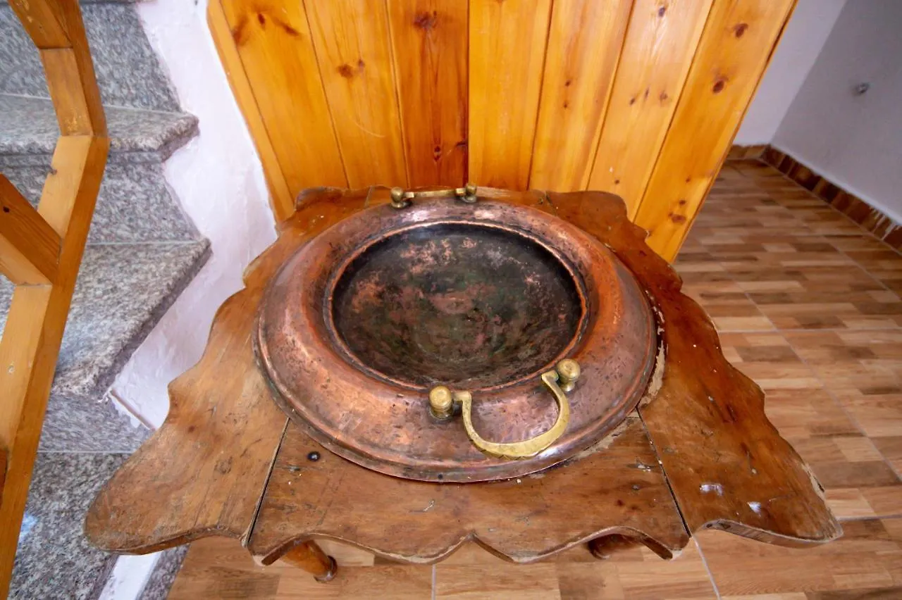 Yellow Stone Guest House Gjirokastër Villa